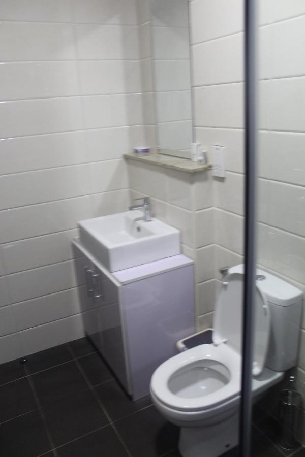 Urban Metro Inn Лагос Екстериор снимка