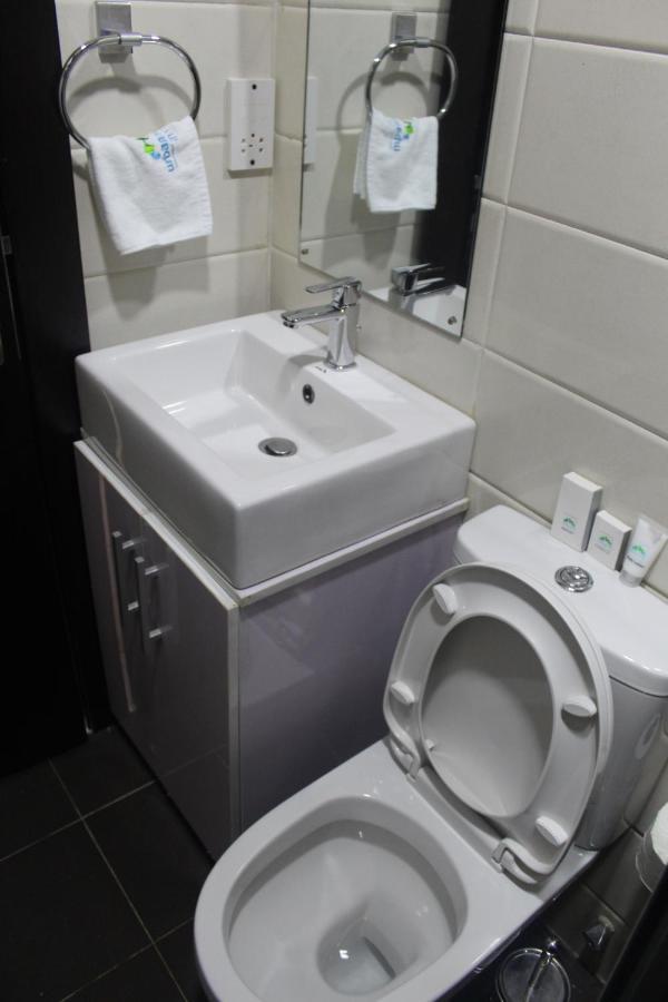 Urban Metro Inn Лагос Екстериор снимка