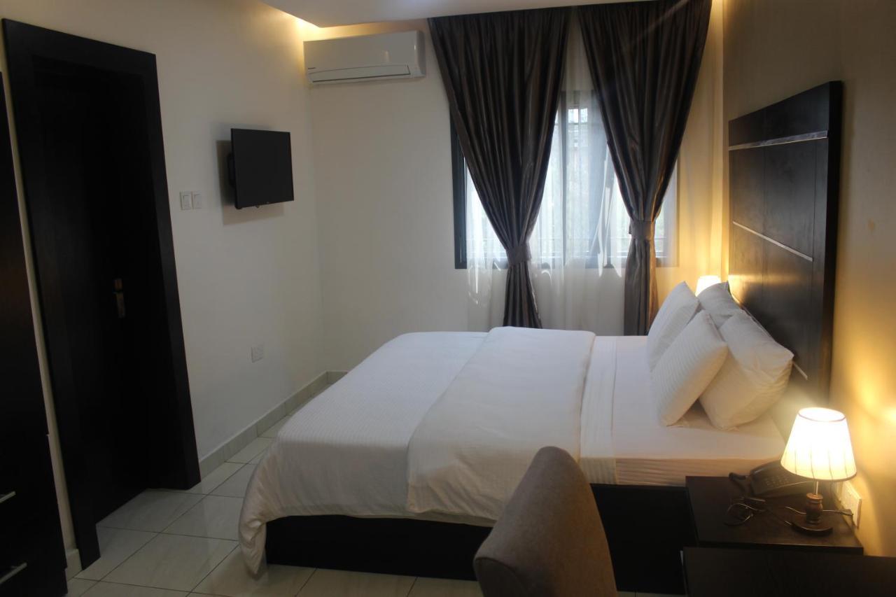 Urban Metro Inn Лагос Екстериор снимка
