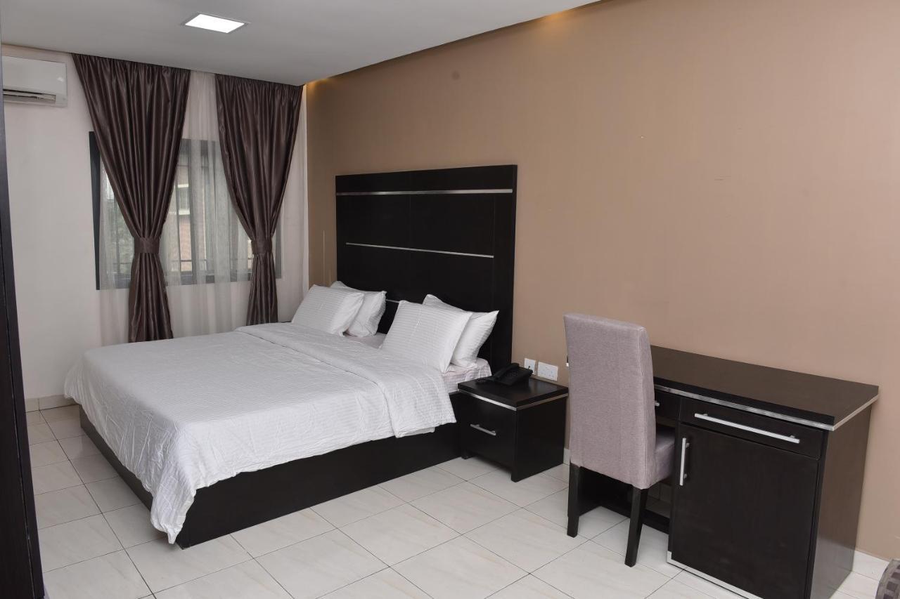 Urban Metro Inn Лагос Екстериор снимка
