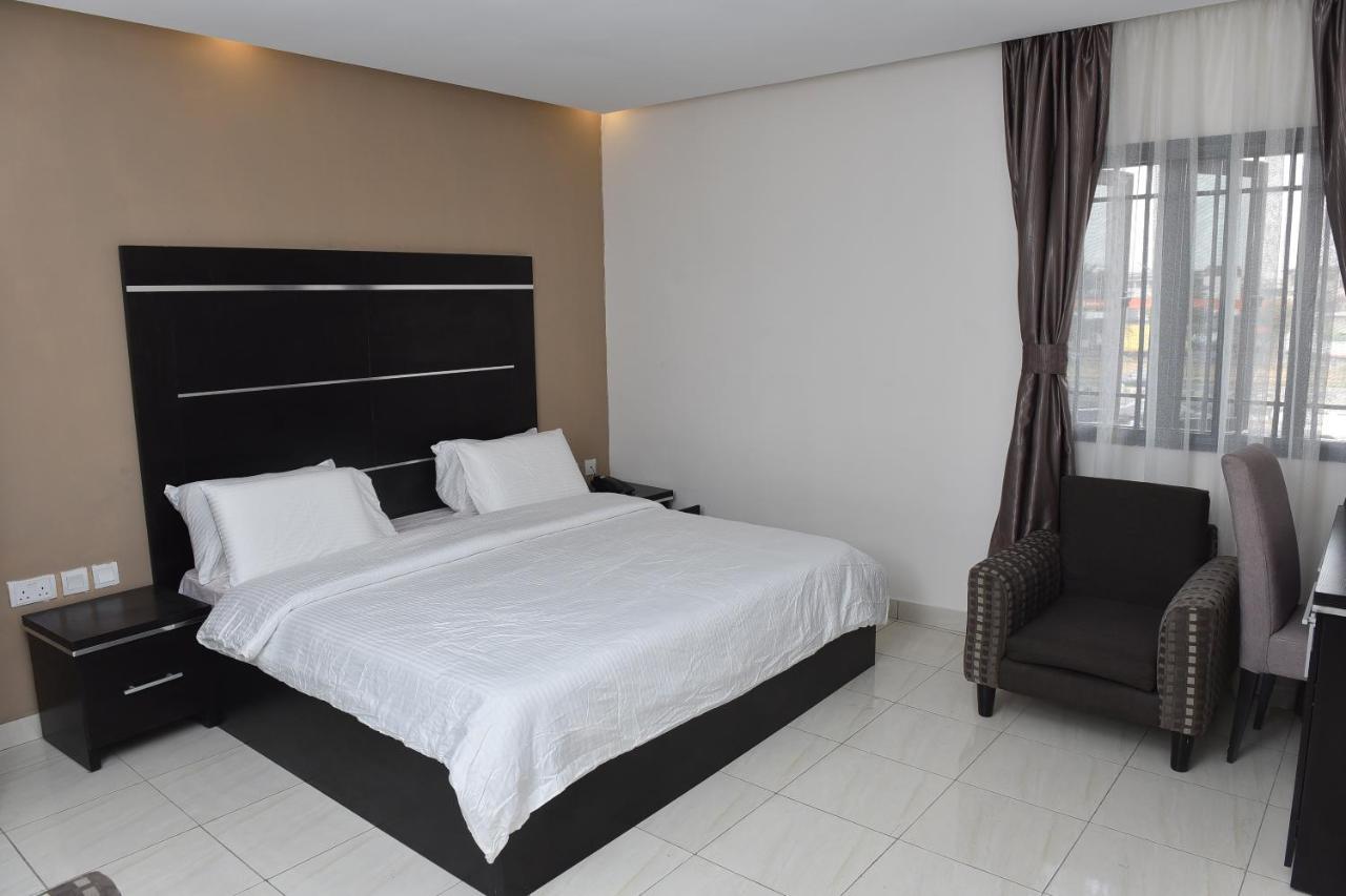 Urban Metro Inn Лагос Екстериор снимка