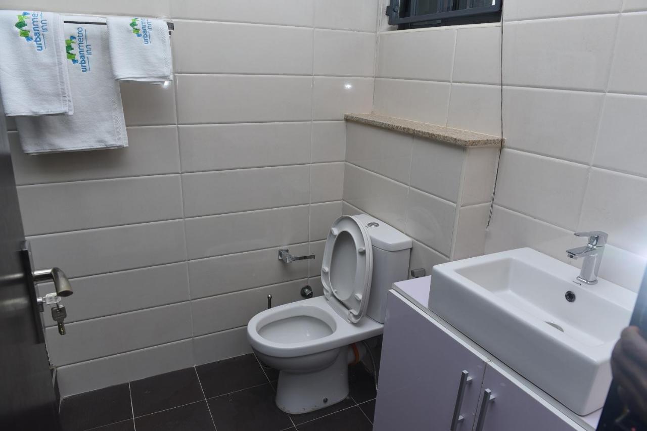 Urban Metro Inn Лагос Екстериор снимка