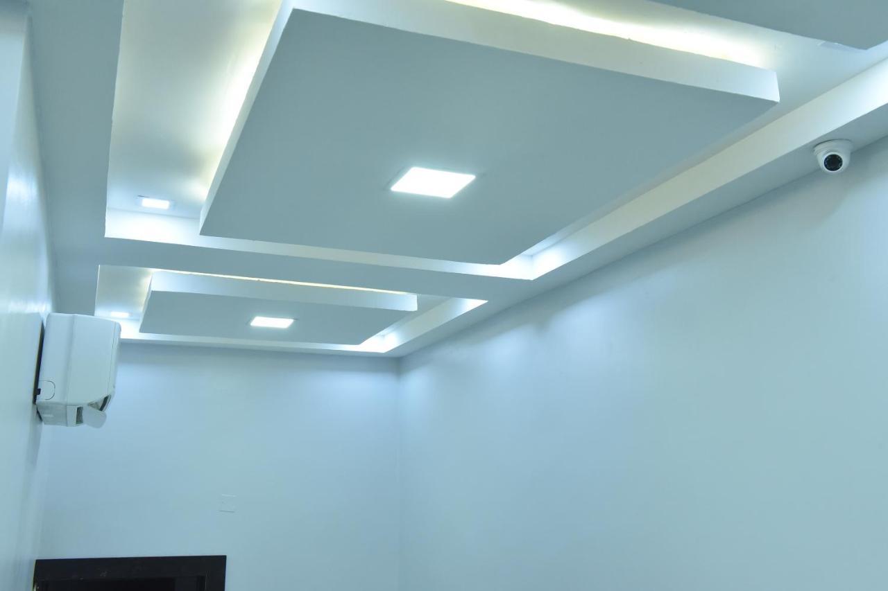 Urban Metro Inn Лагос Екстериор снимка