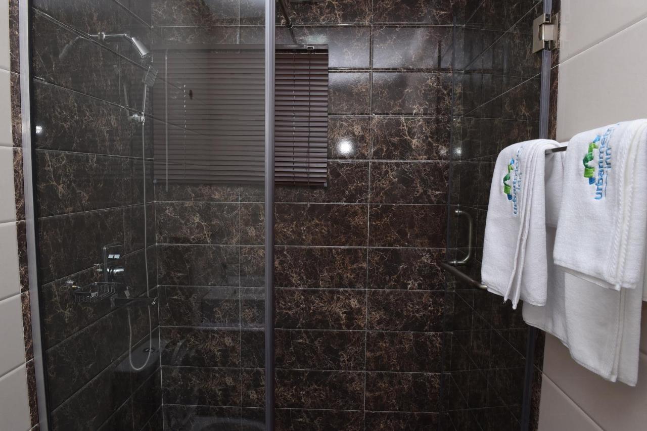 Urban Metro Inn Лагос Екстериор снимка