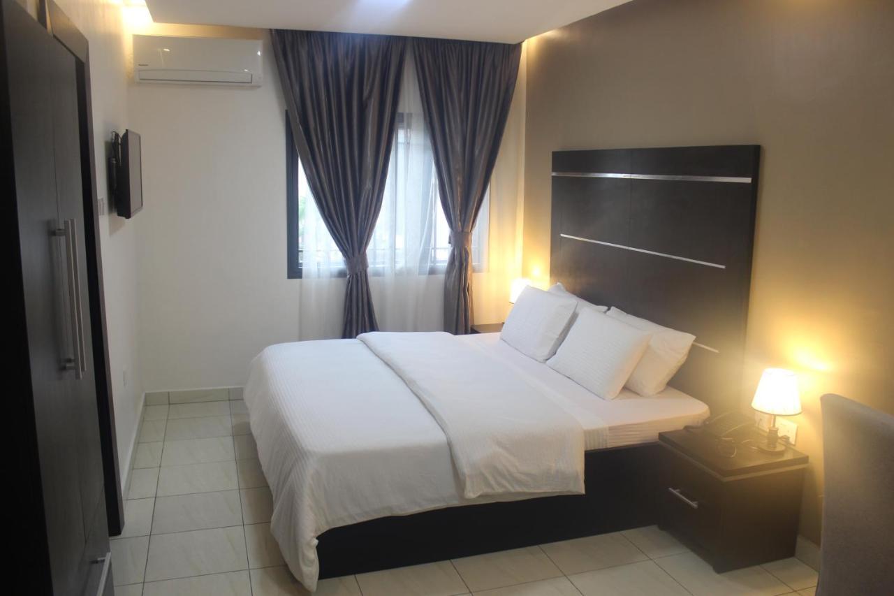 Urban Metro Inn Лагос Екстериор снимка